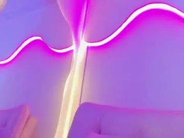 Emmilybratz  live sex cam