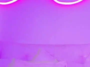 Emmilybratz  live sex cam
