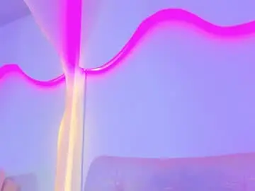 Emmilybratz  live sex cam