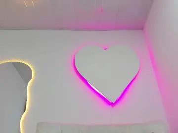 Emmilybratz  live sex cam