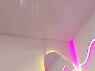 Emmilybratz  live sex cam