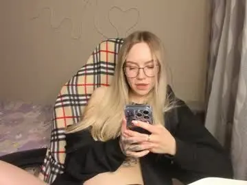 Hello_kittykk  live sex cam