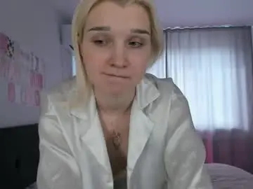 Lara_lips  live sex cam