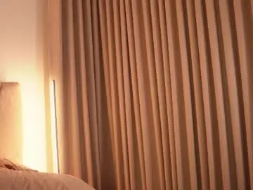 Sweetlittlevenus  live sex cam
