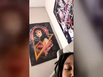 Urfavsugarbear09  live sex cam