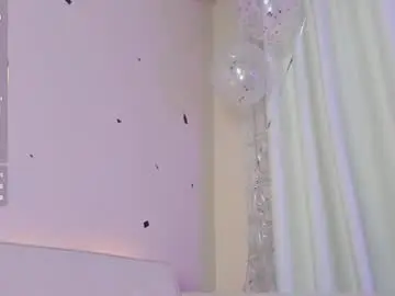 Yanavee  live sex cam