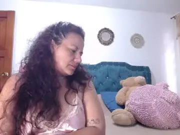 Yazmin_mature  live sex cam