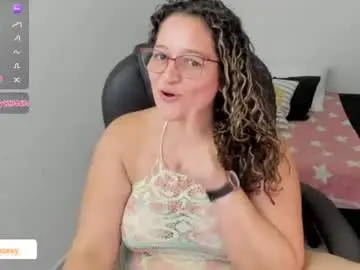 Alejandra_milf_  live sex cam