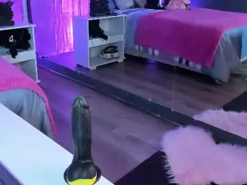 Elyssdoll  live sex cam