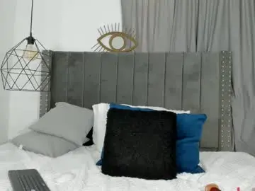 Lupita_hot3x  live sex cam