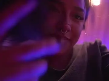 Ne_fertari  live sex cam