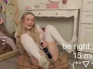 Pinkygirlmia  live sex cam