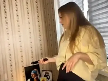 Queendegasperis  live sex cam