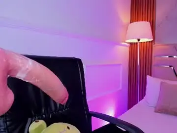 Gigiidoll  live sex cam