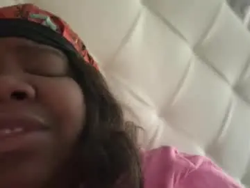 Ceeceeluv8285  live sex cam