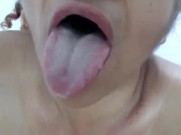 Horny_mommy17  live sex cam