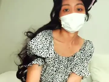 Kiki_small_tits  live sex cam