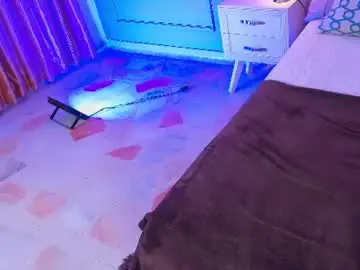 Luna__w  live sex cam
