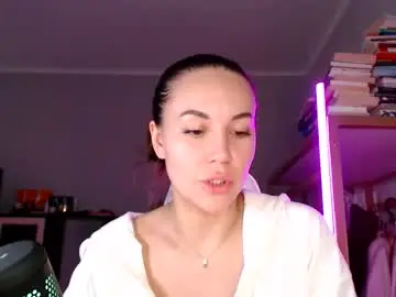 Qweenii  live sex cam