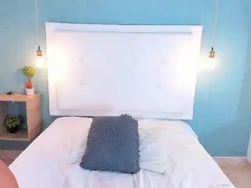 Roxanaboobs  live sex cam