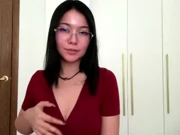 Serinafaw  live sex cam