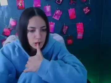 Triniti_love  live sex cam