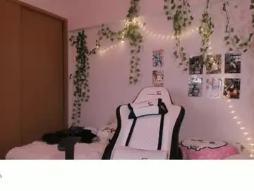 Vivian_qwerty  live sex cam