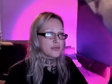 Eurusholmes95  live sex cam