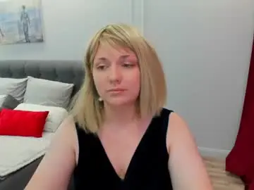 Goldenehaze  live sex cam