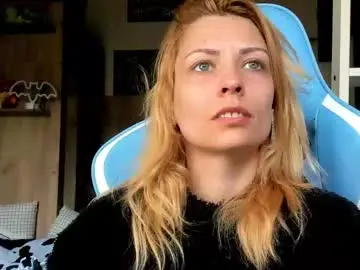 Karoline121  live sex cam