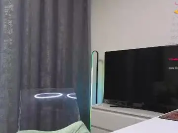 Milafluffie  live sex cam