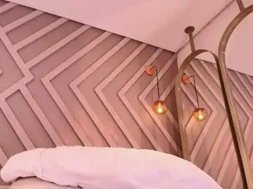 Emiily_monroe  live sex cam