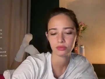 Hannahinto  live sex cam