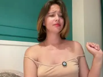 Hannahinto  live sex cam