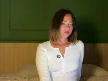 Hannahinto  live sex cam