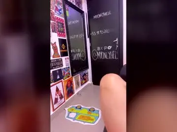 Myonlyhell  live sex cam