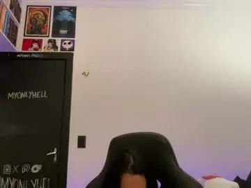Myonlyhell  live sex cam