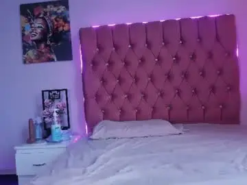 Naddyn  live sex cam