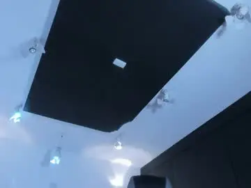 Scarletzaint  live sex cam