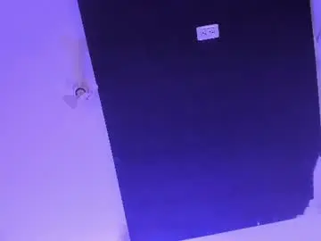 Scarletzaint  live sex cam