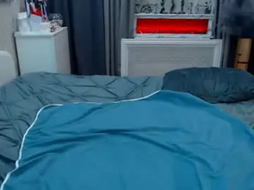 Sexymilfsquirter  live sex cam