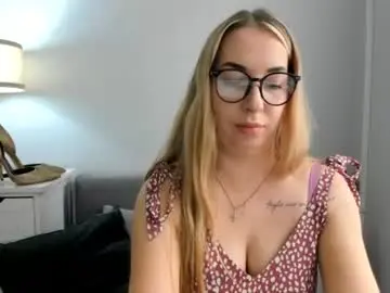 Ariaswan  live sex cam