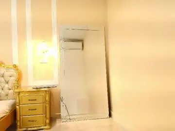 Halliestone  live sex cam