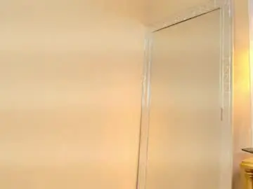 Halliestone  live sex cam