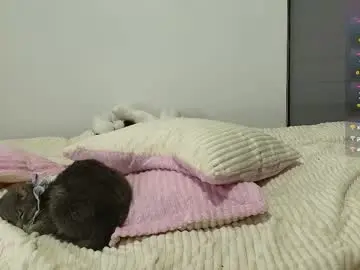 Petite_marie_  live sex cam