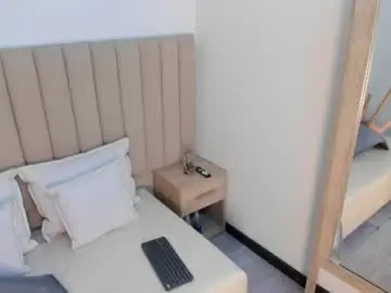 Stephi_moon_  live sex cam