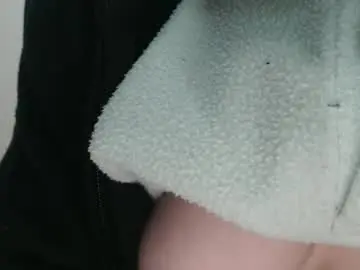 Tinyslut66  live sex cam