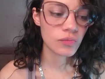 Tyna_ch  live sex cam