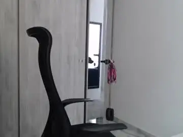 Divineisis  live sex cam