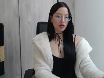 Divineisis  live sex cam